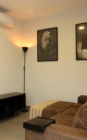 Apartamento à venda com 77m², 2 quartos e 2 vagasSala