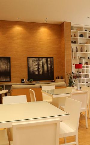 Apartamento à venda com 77m², 2 quartos e 2 vagasÁrea comum - Salão de festas
