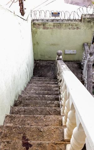 Casa à venda com 298m², 4 quartos e 2 vagasEscada