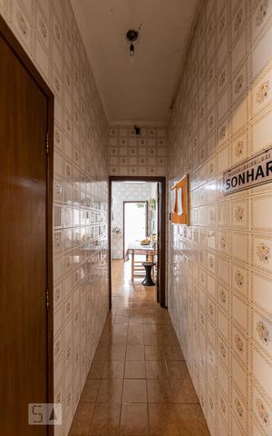Casa à venda com 300m², 5 quartos e sem vaga Casa à venda com 300m², 5 quartos e sem vagaCorredor - Casa 2