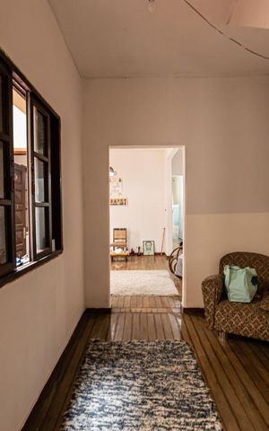 Casa à venda com 300m², 5 quartos e sem vaga Casa à venda com 300m², 5 quartos e sem vagaCorredor