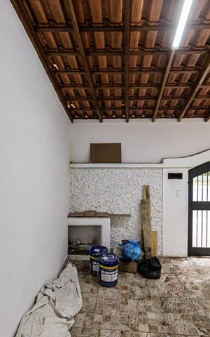 Casa à venda com 300m², 5 quartos e sem vaga Casa à venda com 300m², 5 quartos e sem vagaVista Quarto 1