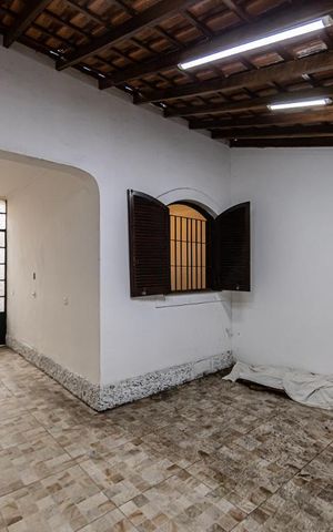 Casa à venda com 300m², 5 quartos e sem vaga Casa à venda com 300m², 5 quartos e sem vagaGaragem