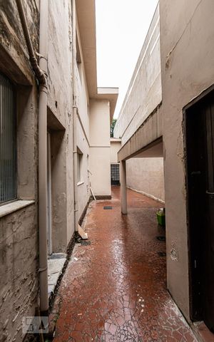 Casa à venda com 300m², 5 quartos e sem vaga Casa à venda com 300m², 5 quartos e sem vagaÁrea Externa