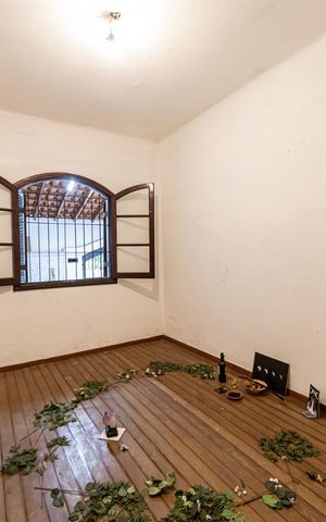 Casa à venda com 300m², 5 quartos e sem vaga Casa à venda com 300m², 5 quartos e sem vagaQuarto 1