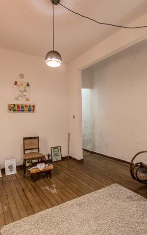 Casa à venda com 300m², 5 quartos e sem vaga Casa à venda com 300m², 5 quartos e sem vagaSala