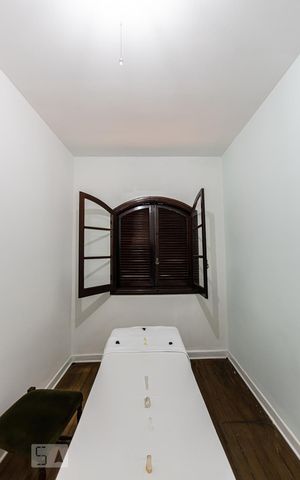 Casa à venda com 300m², 5 quartos e sem vaga Casa à venda com 300m², 5 quartos e sem vagaQuarto 2 - Casa 2