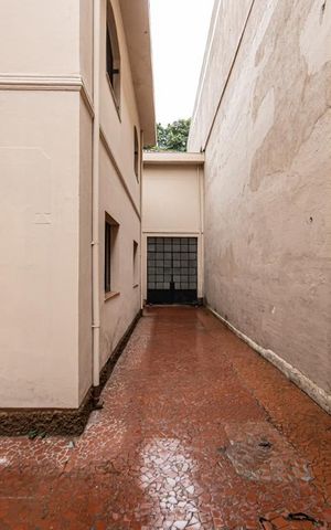 Casa à venda com 300m², 5 quartos e sem vaga Casa à venda com 300m², 5 quartos e sem vagaÁrea Externa