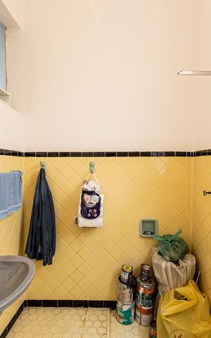 Casa à venda com 300m², 5 quartos e sem vaga Casa à venda com 300m², 5 quartos e sem vagaBanheiro Social
