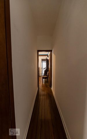 Casa à venda com 300m², 5 quartos e sem vaga Casa à venda com 300m², 5 quartos e sem vagaCorredor - Casa 2