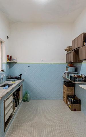 Casa à venda com 300m², 5 quartos e sem vaga Casa à venda com 300m², 5 quartos e sem vagaCozinha