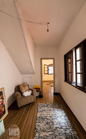 Casa à venda com 300m², 5 quartos e sem vaga Casa à venda com 300m², 5 quartos e sem vagaCorredor