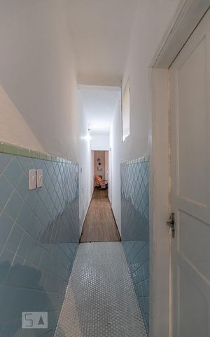 Casa à venda com 300m², 5 quartos e sem vaga Casa à venda com 300m², 5 quartos e sem vagaCorredor