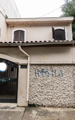 Casa à venda com 300m², 5 quartos e sem vaga Casa à venda com 300m², 5 quartos e sem vagaFachada