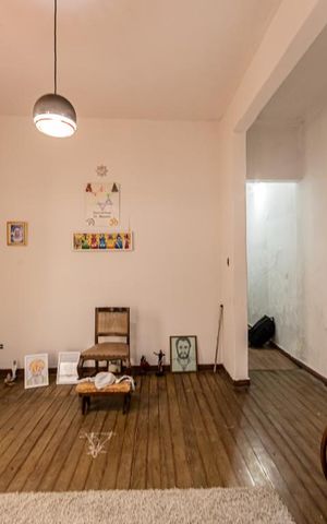 Casa à venda com 300m², 5 quartos e sem vaga Casa à venda com 300m², 5 quartos e sem vagaSala