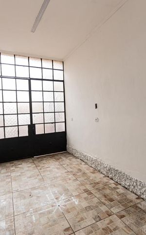Casa à venda com 300m², 5 quartos e sem vaga Casa à venda com 300m², 5 quartos e sem vagaGaragem