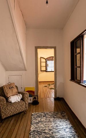 Casa à venda com 300m², 5 quartos e sem vaga Casa à venda com 300m², 5 quartos e sem vagaCorredor