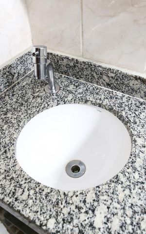 Casa para alugar com 100m², 3 quartos e 2 vagasBanheiro