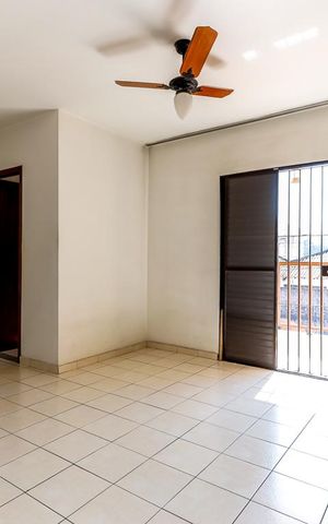 Casa à venda com 130m², 4 quartos e 2 vagas Casa à venda com 130m², 4 quartos e 2 vagasSuíte