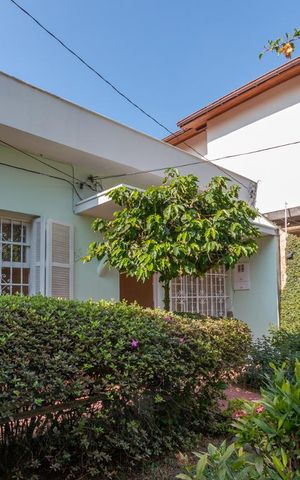 Casa à venda com 150m², 3 quartos e 2 vagas Casa à venda com 150m², 3 quartos e 2 vagasArea Externa