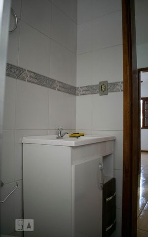 Casa à venda com 100m², 4 quartos e 2 vagasBanheiro 2
