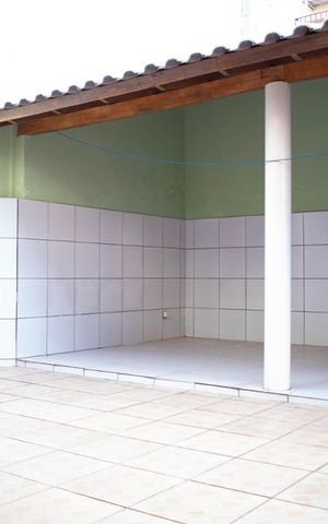 Casa à venda com 100m², 4 quartos e 2 vagasÁrea Externa