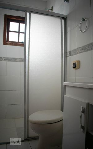 Casa à venda com 100m², 4 quartos e 2 vagasBanheiro 2