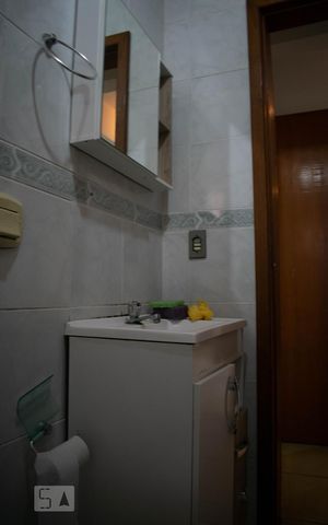 Casa à venda com 100m², 4 quartos e 2 vagasBanheiro