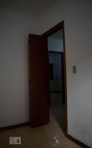 Casa à venda com 100m², 4 quartos e 2 vagasQuarto 3