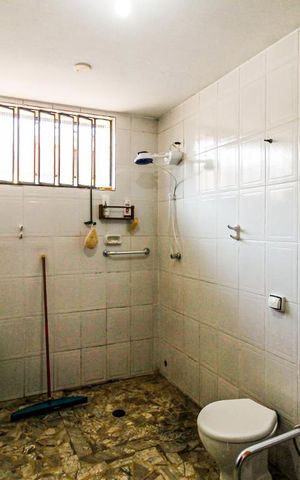 Casa à venda com 140m², 3 quartos e 4 vagas Casa à venda com 140m², 3 quartos e 4 vagasBanheiro