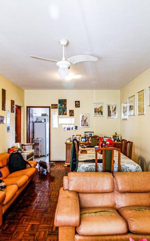 Casa à venda com 140m², 3 quartos e 4 vagas Casa à venda com 140m², 3 quartos e 4 vagasSala