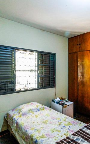 Casa à venda com 140m², 3 quartos e 4 vagas Casa à venda com 140m², 3 quartos e 4 vagasQuarto 1