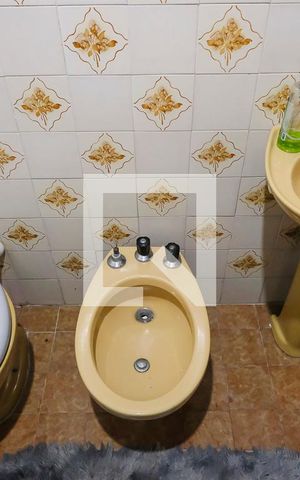 Casa à venda com 300m², 2 quartos e 2 vagasBanheiro