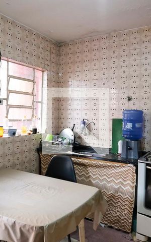 Casa à venda com 300m², 2 quartos e 2 vagasCozinha