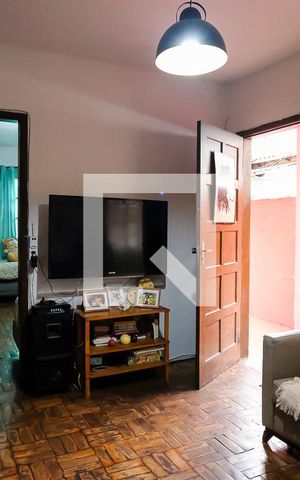 Casa à venda com 300m², 2 quartos e 2 vagasSala