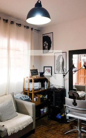 Casa à venda com 300m², 2 quartos e 2 vagasSala