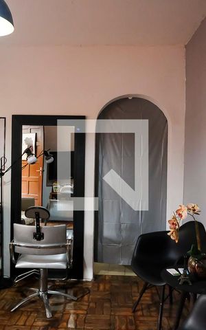 Casa à venda com 300m², 2 quartos e 2 vagasSala