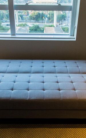 Studio à venda com 44m², 1 quarto e 1 vagaSala - Sofá cama