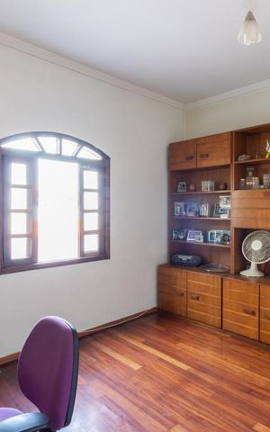 Casa à venda com 128m², 3 quartos e 4 vagasSala