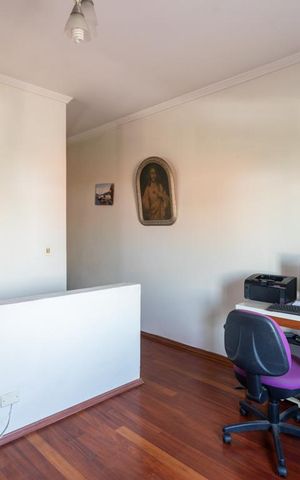 Casa à venda com 128m², 3 quartos e 4 vagasSala