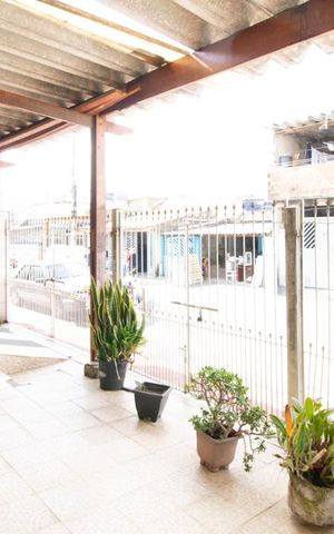Casa à venda com 180m², 3 quartos e 3 vagas Casa à venda com 180m², 3 quartos e 3 vagasGaragem