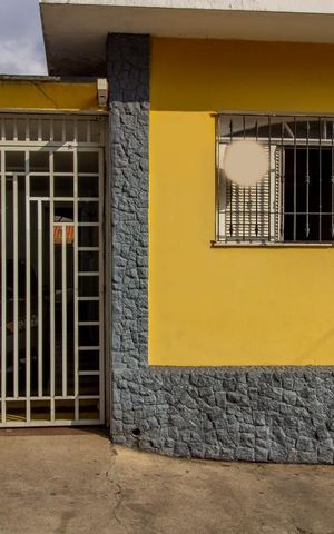 Casa para alugar com 190m², 4 quartos e 1 vagaFachada