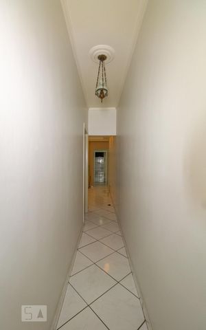 Casa para alugar com 190m², 4 quartos e 1 vagaCorredor