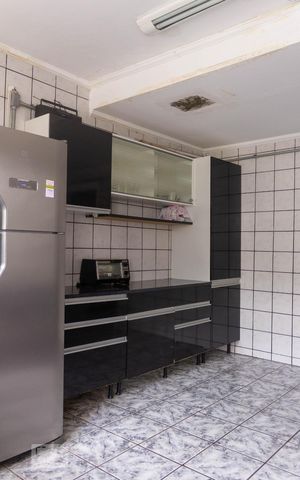 Casa à venda com 105m², 3 quartos e sem vaga Casa à venda com 105m², 3 quartos e sem vagaCozinha
