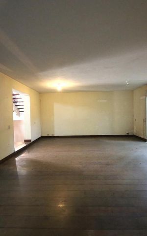 Casa à venda com 1300m², 5 quartos e 6 vagasSala 
