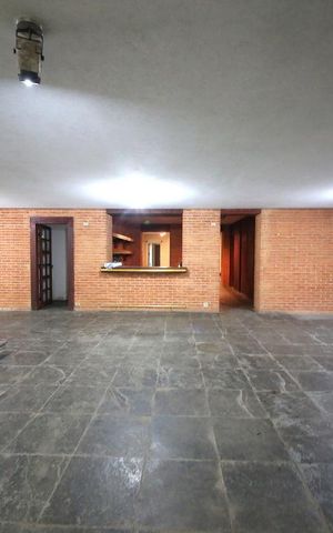 Casa à venda com 1300m², 5 quartos e 6 vagasSala 