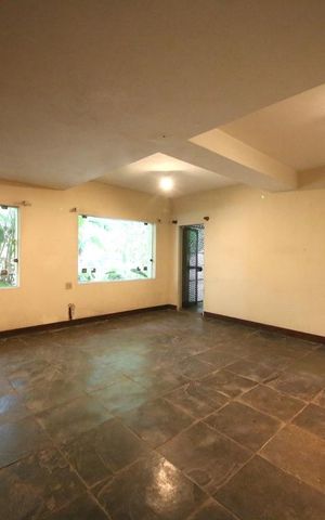 Casa à venda com 1300m², 5 quartos e 6 vagasSala 