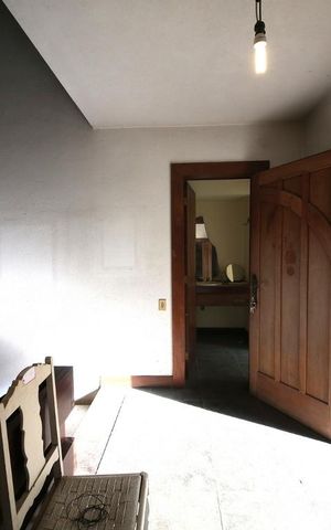 Casa à venda com 1300m², 5 quartos e 6 vagasEntrada