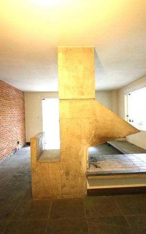 Casa à venda com 1300m², 5 quartos e 6 vagasSala 