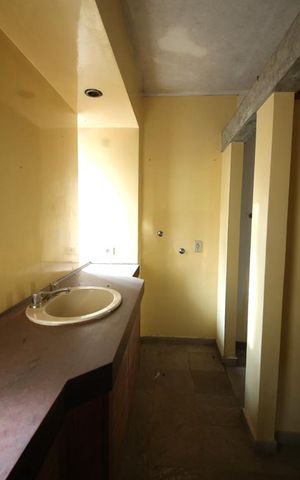 Casa à venda com 1300m², 5 quartos e 6 vagasSuíte 4 - Banheiro